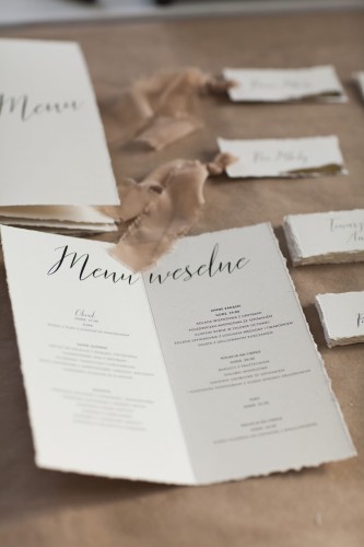 menu składane-stojące-styl-boho-rustykalne-papier-rwany-czerpany-ekologiczny (1).jpg