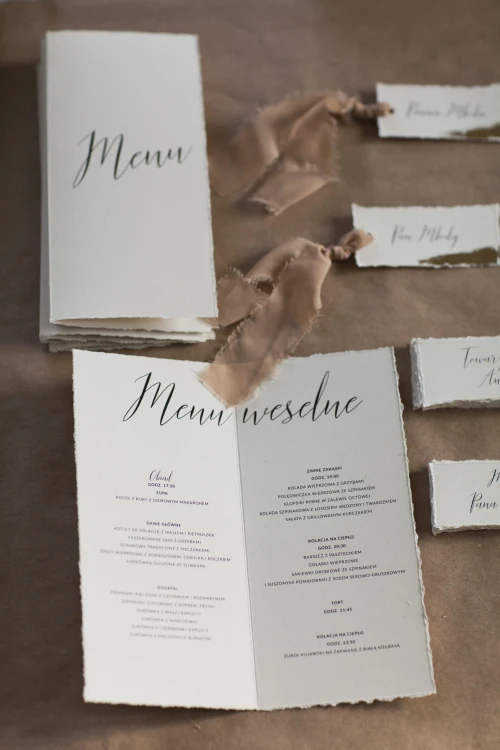 menu składane-stojące-styl-boho-rustykalne-papier-rwany-czerpany-ekologiczny (2).jpg
