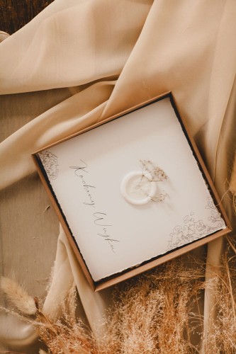 kartka-boho-z-prosba-czy-zostaniesz-moja-chrzestna-moim-chrzesnym-minimalizm-dla-chrzestnych-prosba-pytanie-dla-rodzicow-chrzestnych-boho-suszoa-gipsowka--kartka-dla-chrzestnych-w-pudelku-eco-papier-rwany-biale-stempel (2).jpg