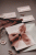 rose-gold-zaproszenie-na-chrzest-komunie-rozowe-zloto-pudroworozowy-papier-opaska-z-kalki-wstazka-szyfonowa-glamour-eleganckie-minimalistyczne-zlocone (10).gif