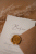 zaproszenie-tloczone-boho-kremowe-styl-rustykalny-tloczony-krzyz-zaproszenie-na-chrzest-komunie-motyw-religijny-wstazka-szyfonowa-wycinana-koperta (1).gif