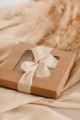 kartka-boho-z-prosba-czy-zostaniesz-moja-chrzestna-moim-chrzesnym-minimalizm-dla-chrzestnych-prosba-pytanie-dla-rodzicow-chrzestnych-boho-z-gipsowka-suszony-bukiecik-kartka-w-pudelku-eco-kraft-papier-rwany-kremowe (5).jpg