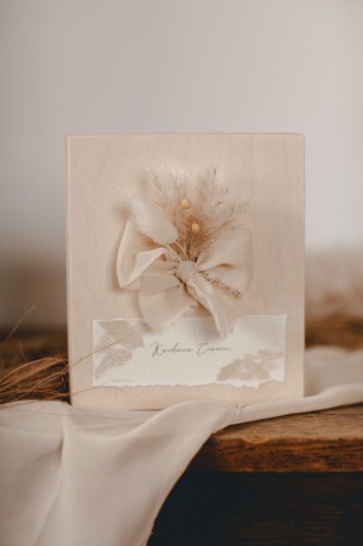pytanie o bycie matką chrzestną, prezent dla matki chrzestnej, drewniana skrzynka boho, prośba o chrzestną, pamiątka chrztu świętego, personalizowany prezent dla chrzestnej, trawa pampasowa, handmade, drewniane pudełko (6).jpg