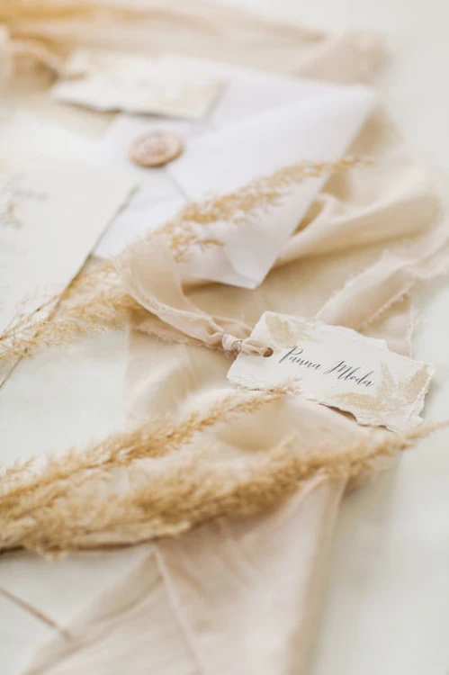winietka targana na eco papierze z trawą pampas