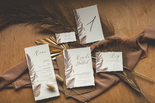 zaproszenie-z-suszkami-trawa-pampas-palma-boho-styl-boho-slub-targane-zaproszenia-rwane-dmuszek-suszonekwiaty (13).jpg