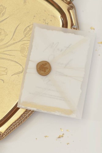 zaproszenie-zlocone-biale-papier-rwany-koperta-transparentna-stempel-lakowy-zlote-zaproszenia (2).jpg